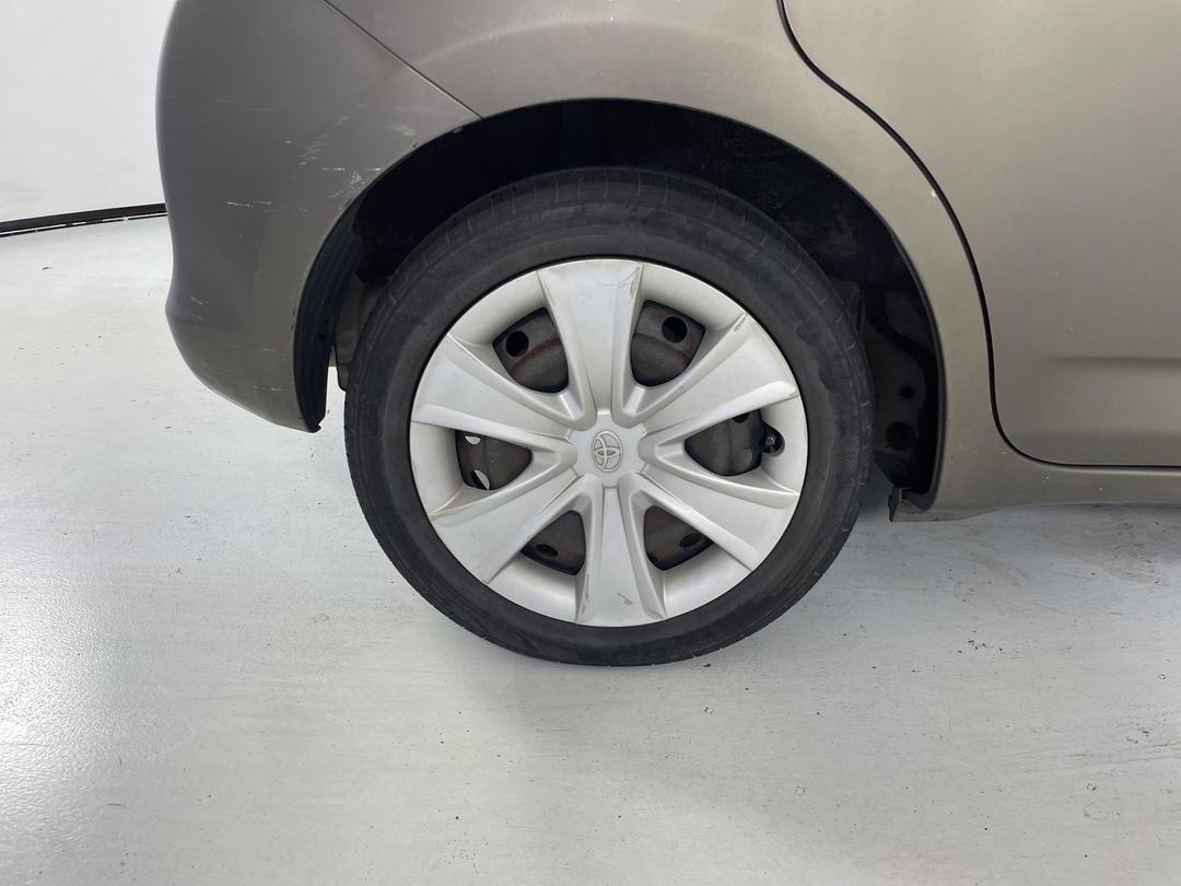 Photo '12' of Toyota Ractis