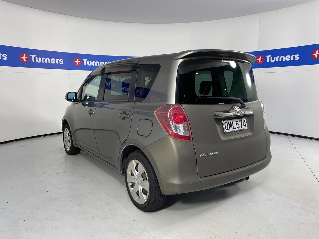 Photo '5' of Toyota Ractis