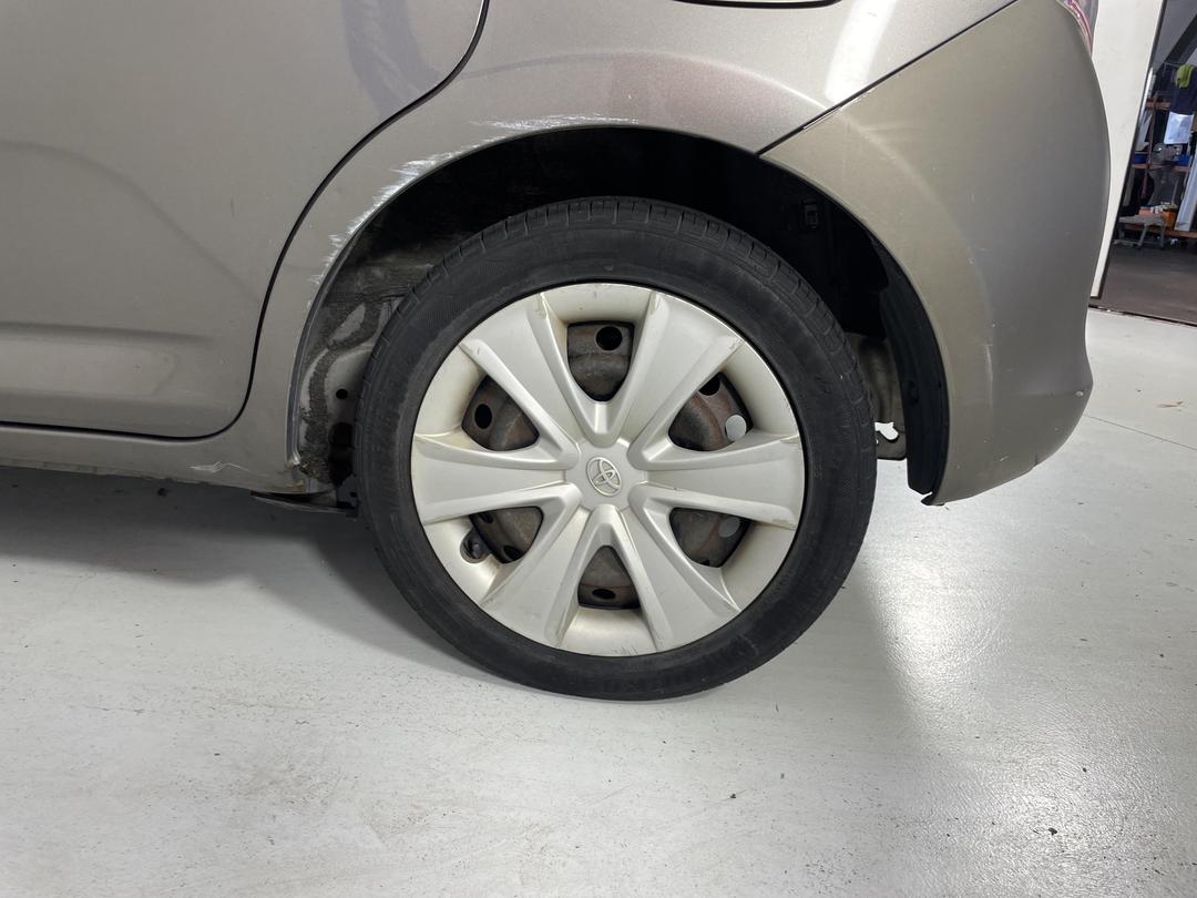 Photo '11' of Toyota Ractis