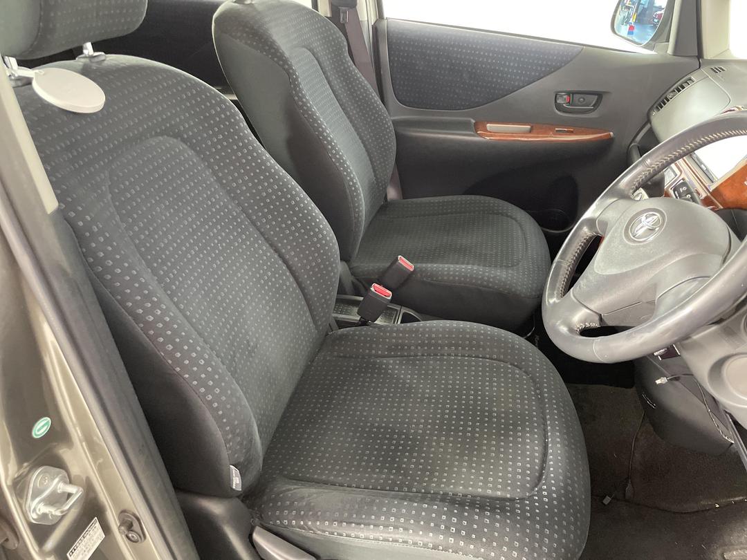 Photo '16' of Toyota Ractis