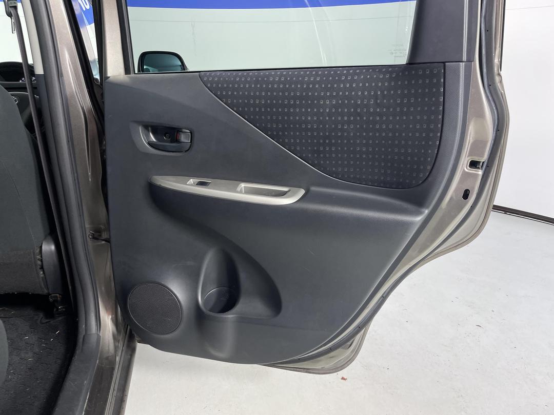 Photo '19' of Toyota Ractis