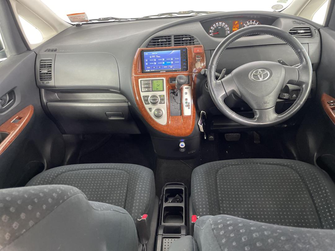 Photo '18' of Toyota Ractis