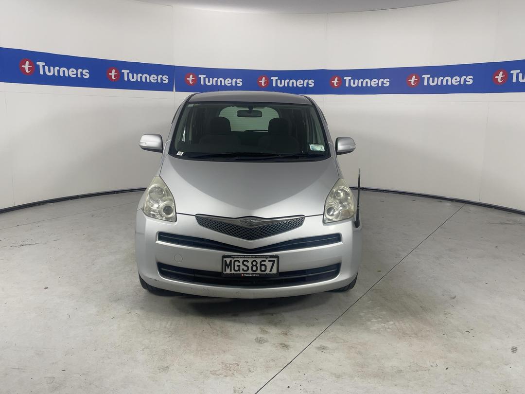 Photo '2' of Toyota Ractis