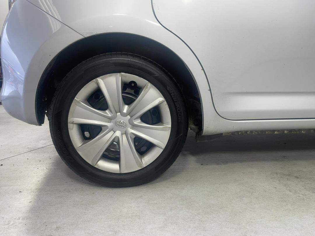 Photo '12' of Toyota Ractis