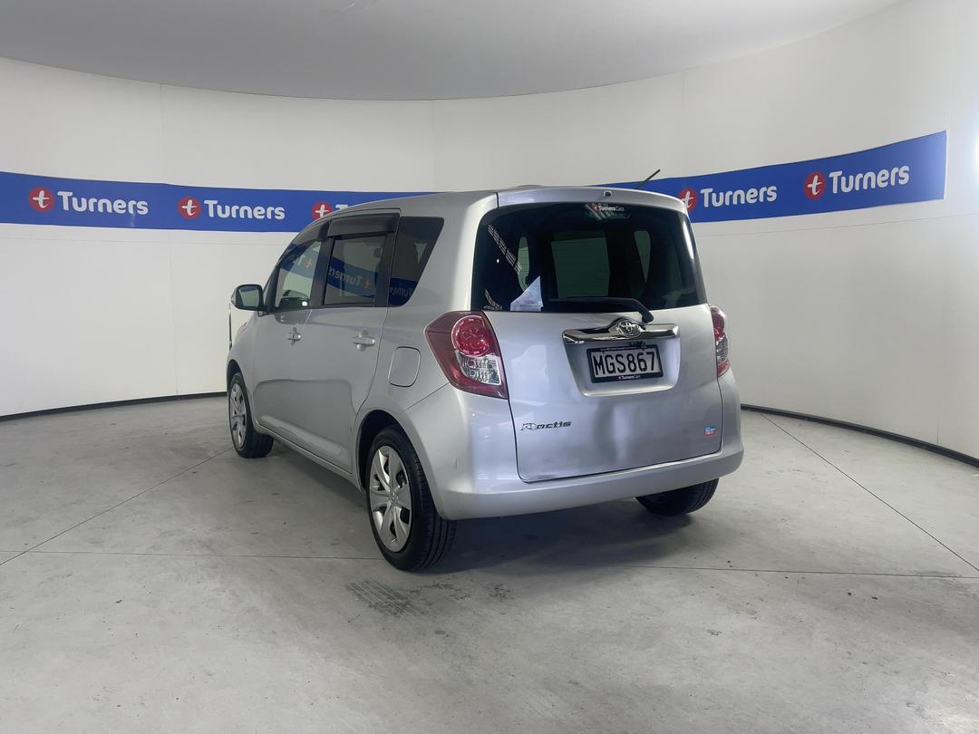 Photo '5' of Toyota Ractis