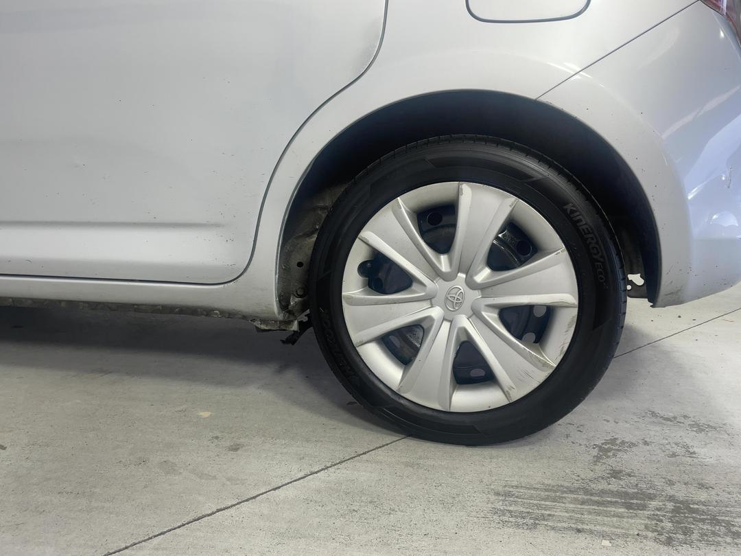 Photo '11' of Toyota Ractis