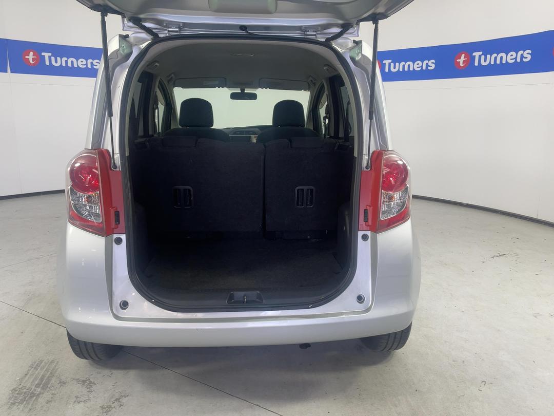 Photo '14' of Toyota Ractis