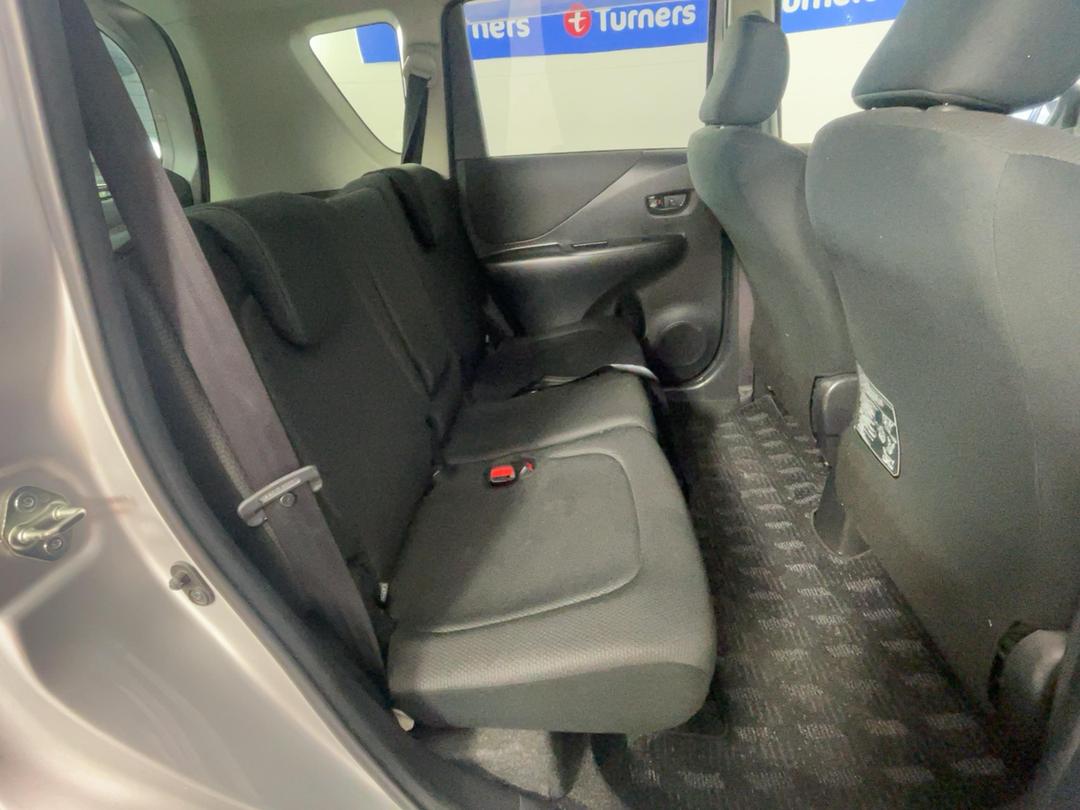Photo '20' of Toyota Ractis