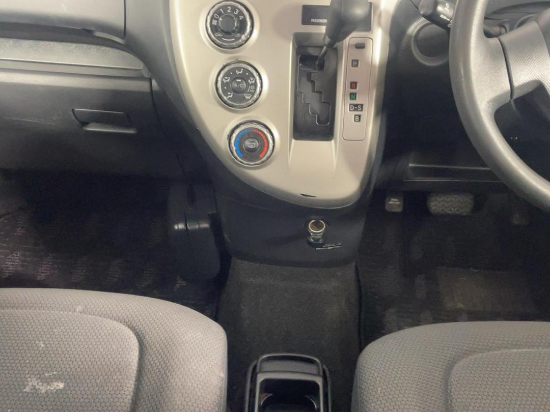 Photo '18' of Toyota Ractis
