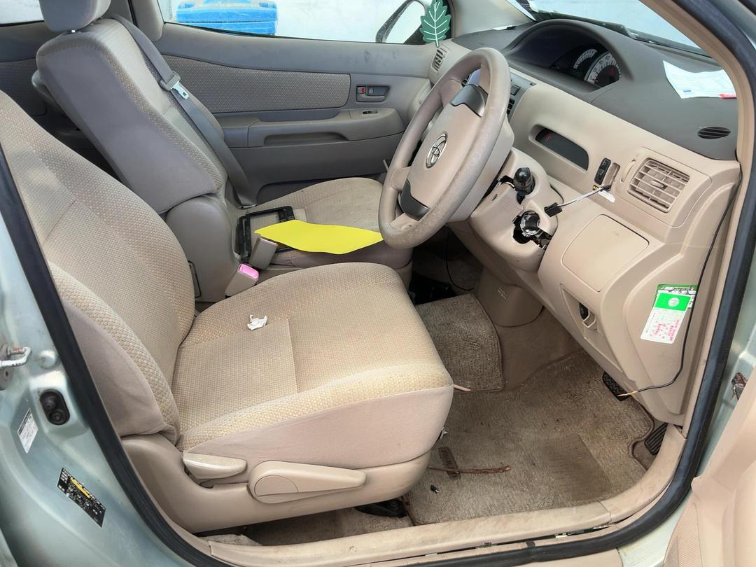 Photo '23' of Toyota Raum