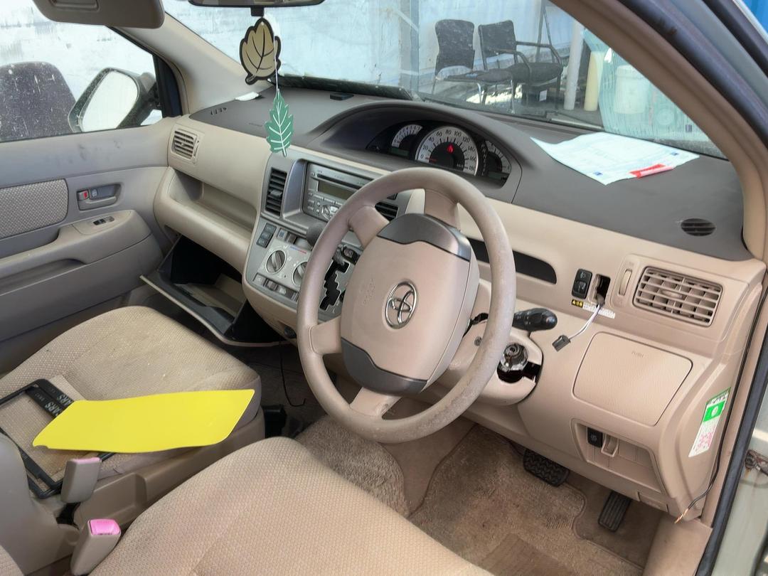 Photo '25' of Toyota Raum