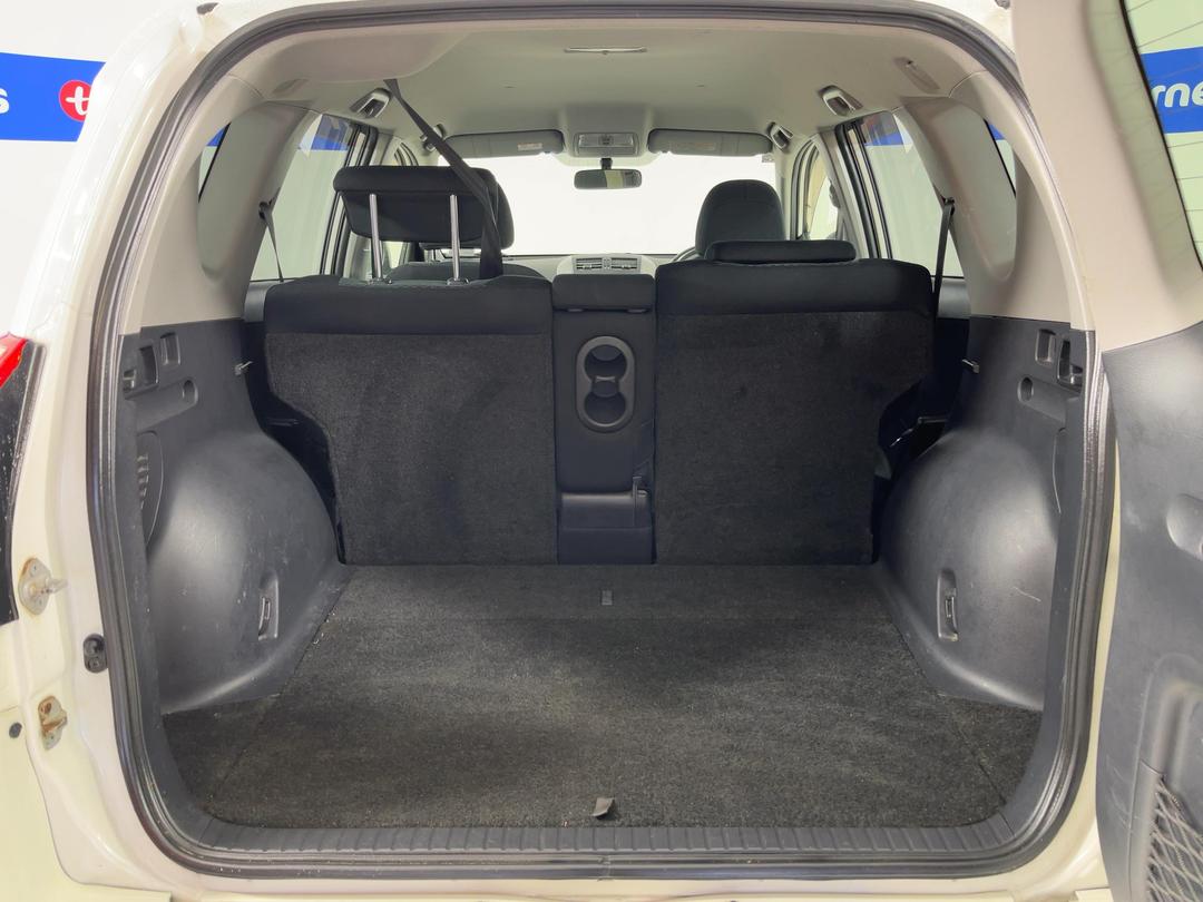 Photo '14' of Toyota Rav4