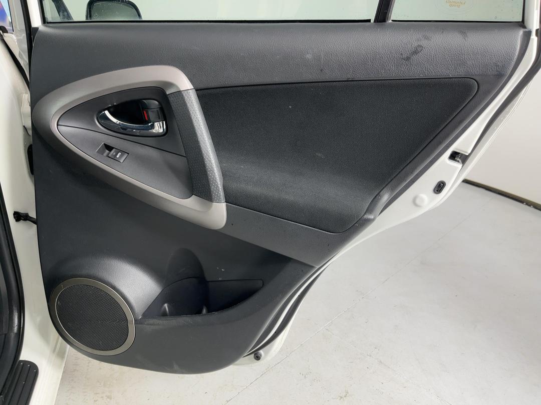 Photo '19' of Toyota Rav4