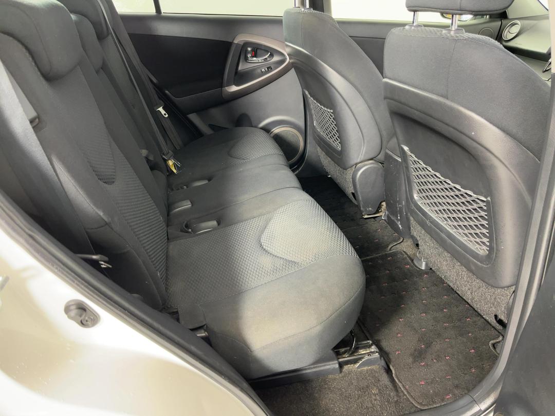 Photo '20' of Toyota Rav4