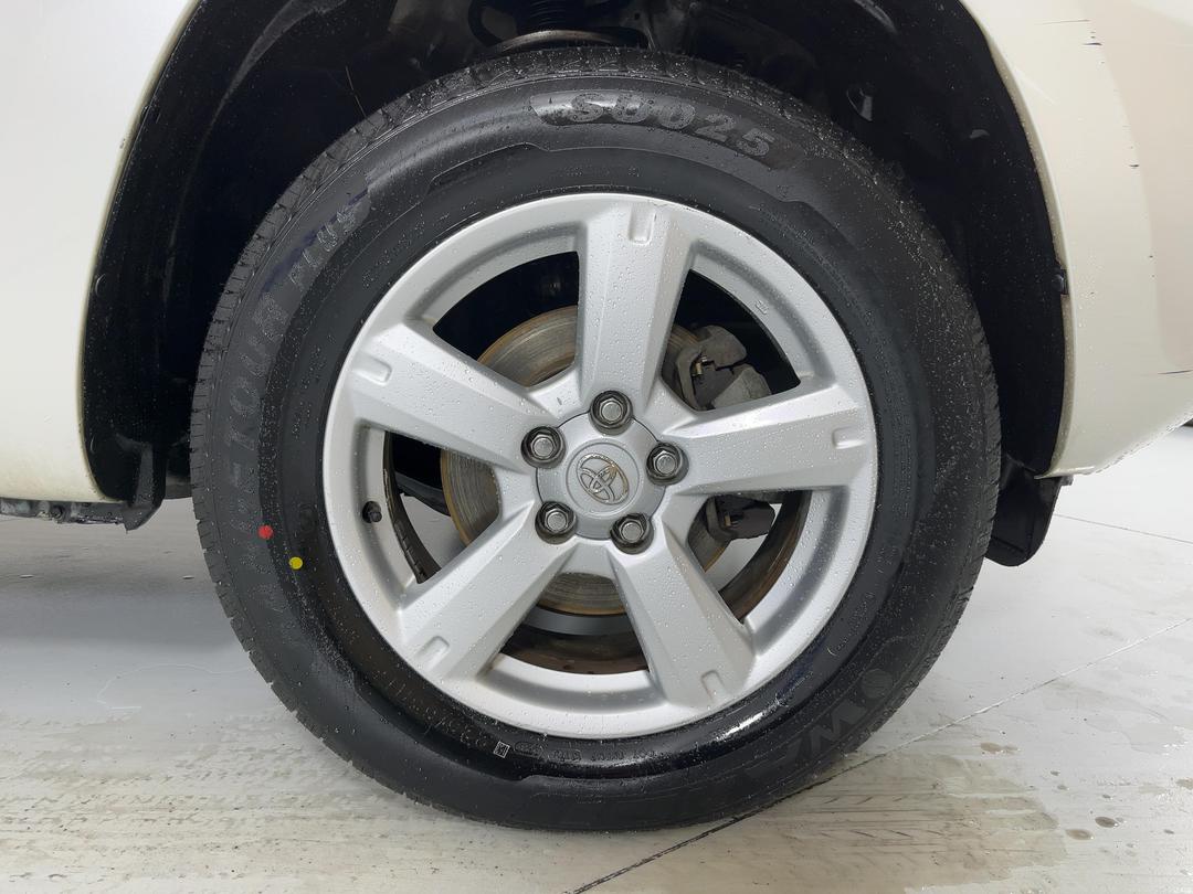 Photo '9' of Toyota Rav4