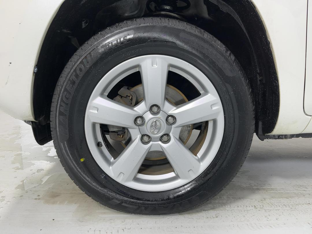 Photo '10' of Toyota Rav4