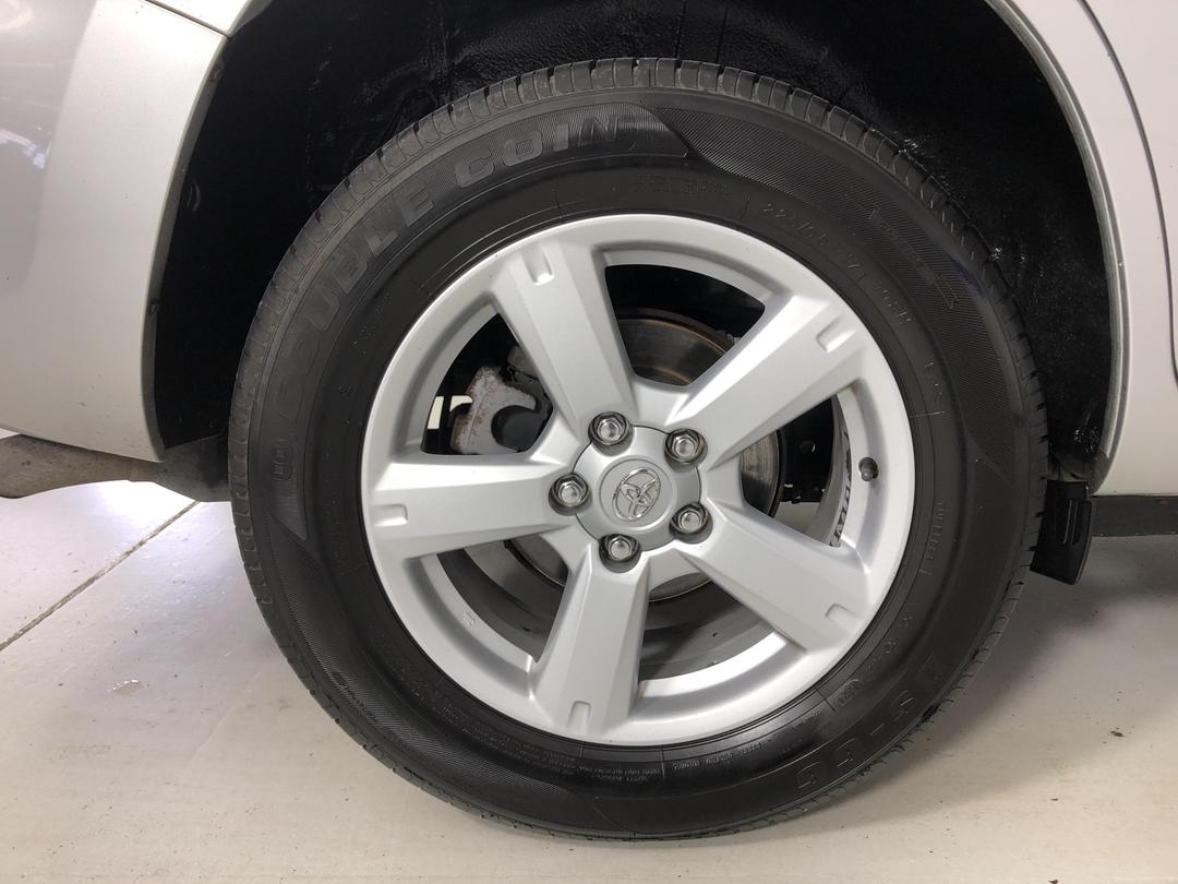 Photo '12' of Toyota Rav4