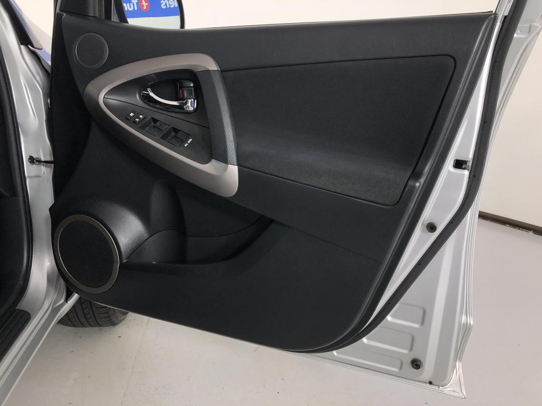 Photo '15' of Toyota Rav4