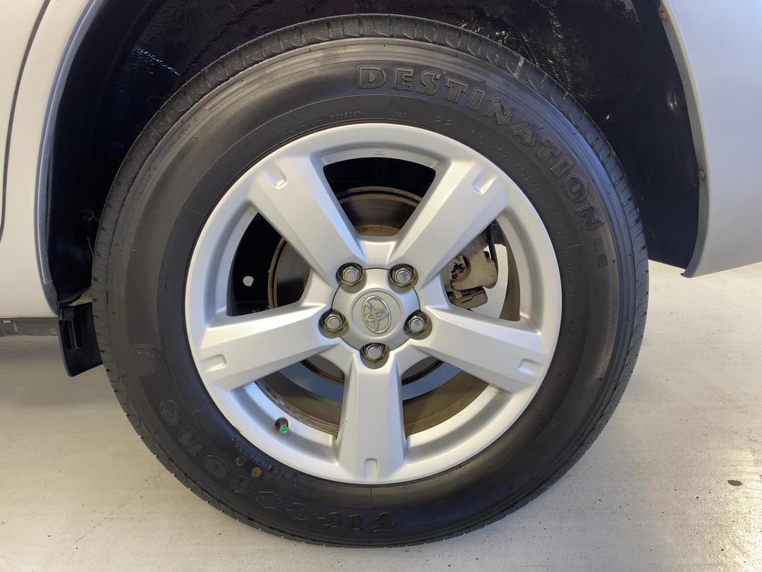 Photo '11' of Toyota Rav4