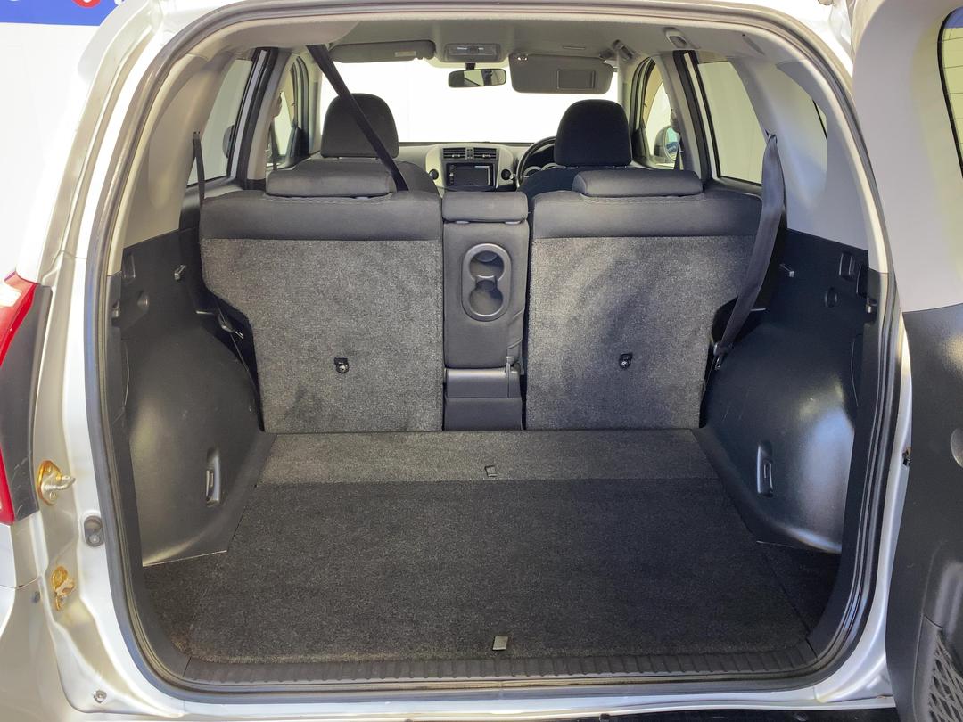 Photo '14' of Toyota Rav4