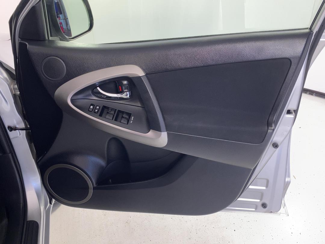 Photo '15' of Toyota Rav4