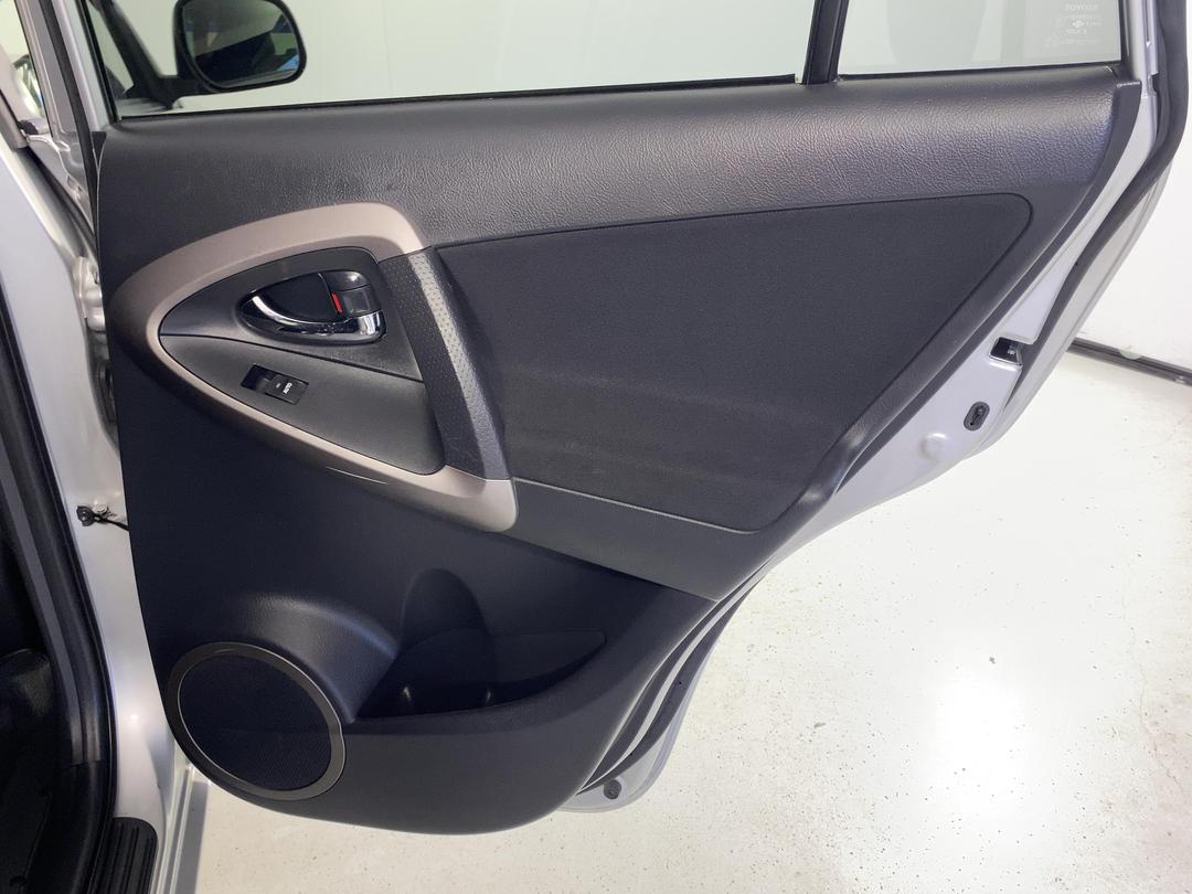 Photo '19' of Toyota Rav4
