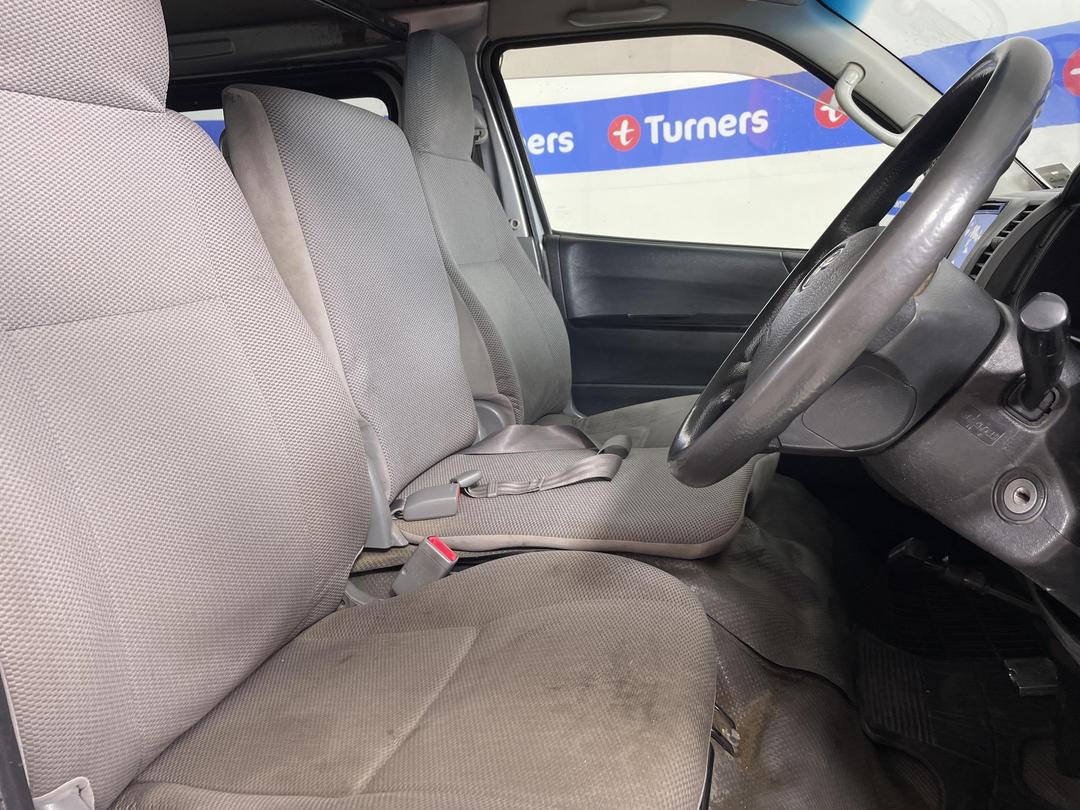 Photo '16' of Toyota Regius