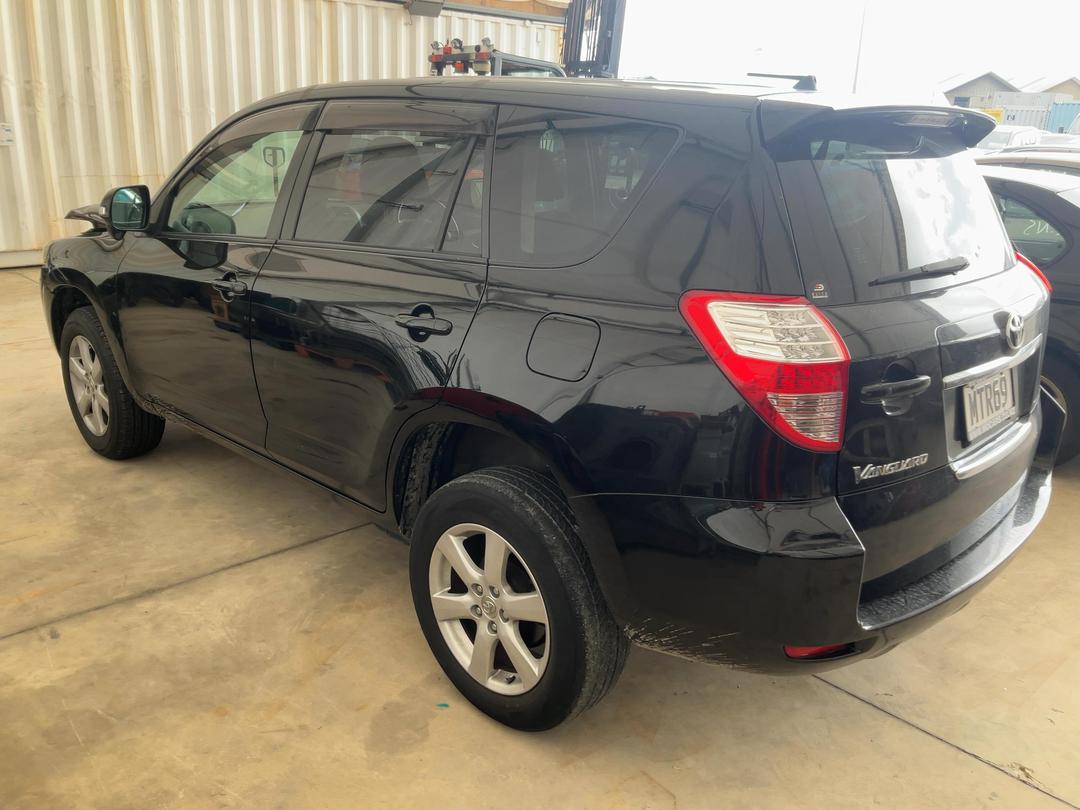 Photo '3' of Toyota Vanguard