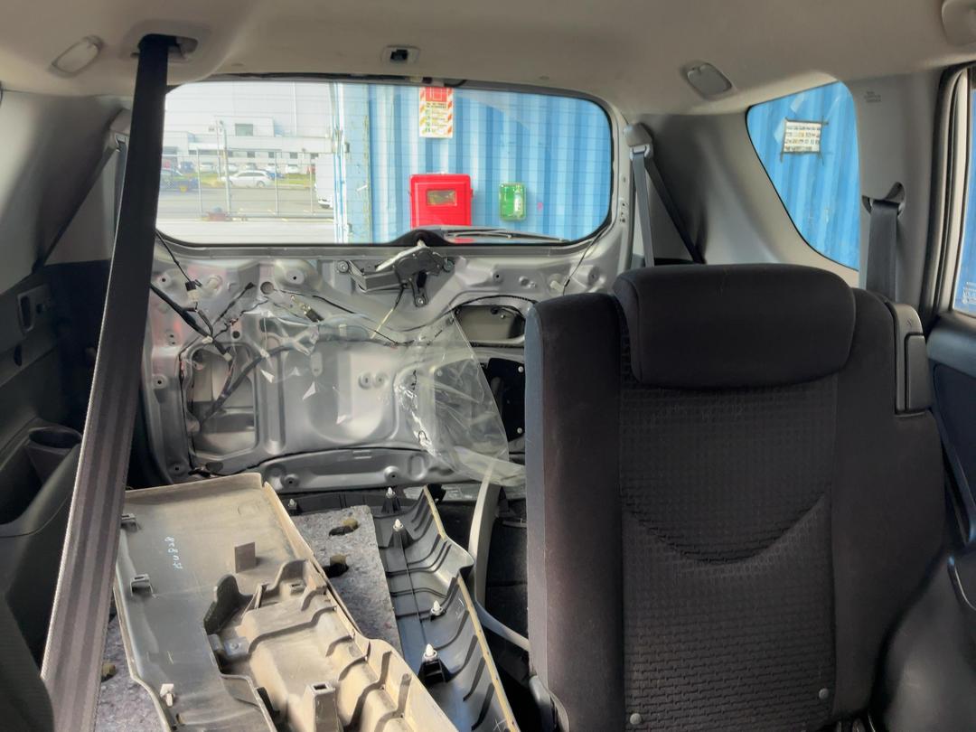 Photo '11' of Toyota Vanguard