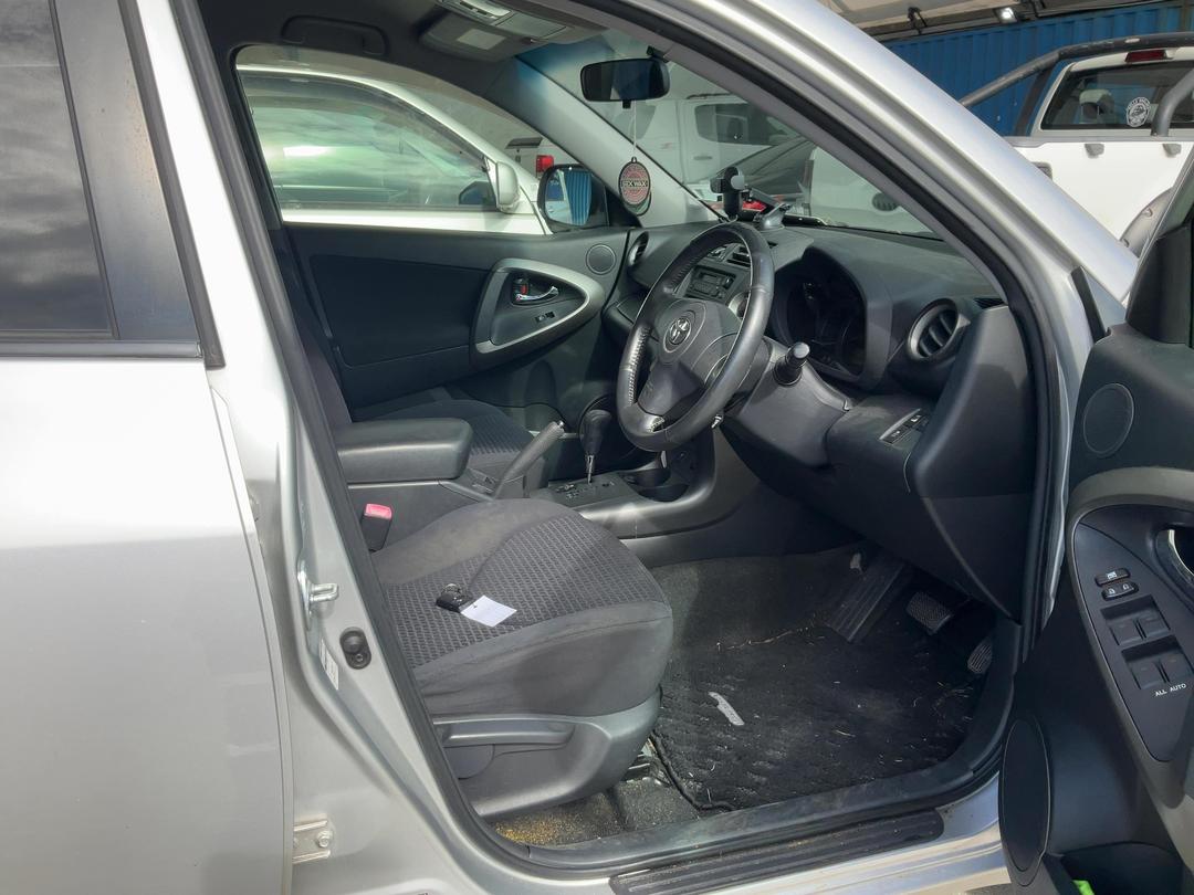 Photo '15' of Toyota Vanguard