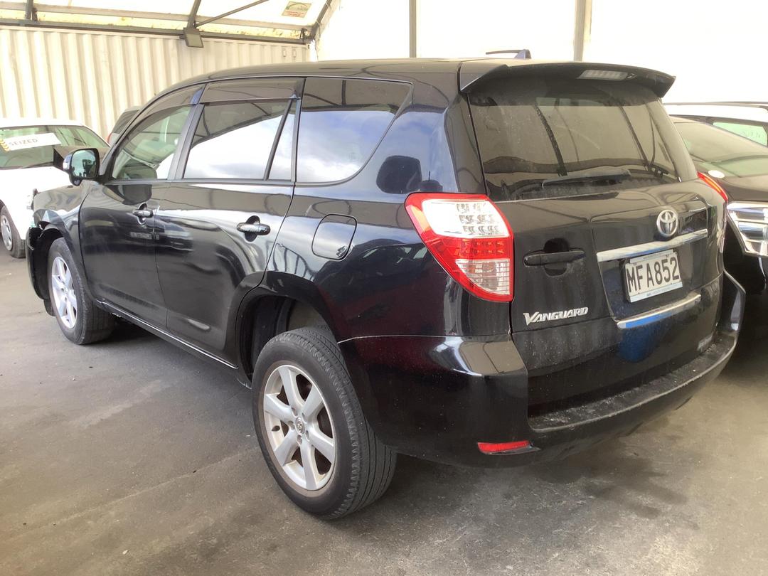 Photo '8' of Toyota Vanguard