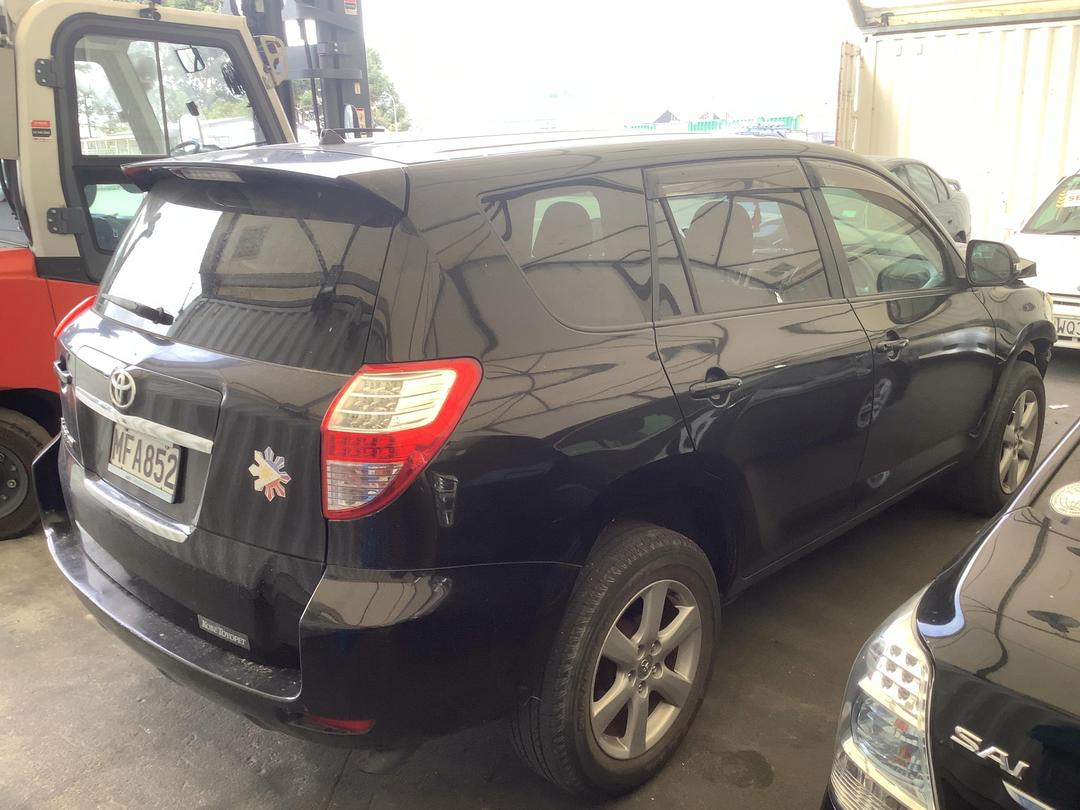 Photo '9' of Toyota Vanguard