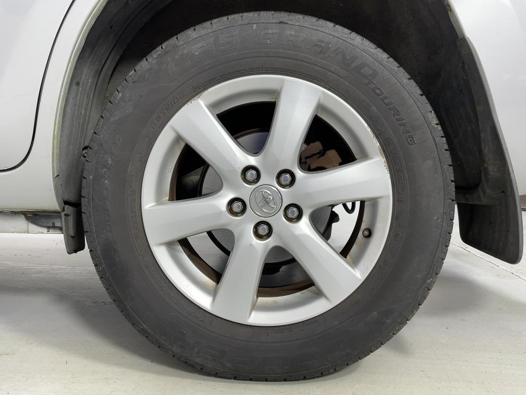 Photo '11' of Toyota Vanguard Photo '11' of Toyota Vanguard