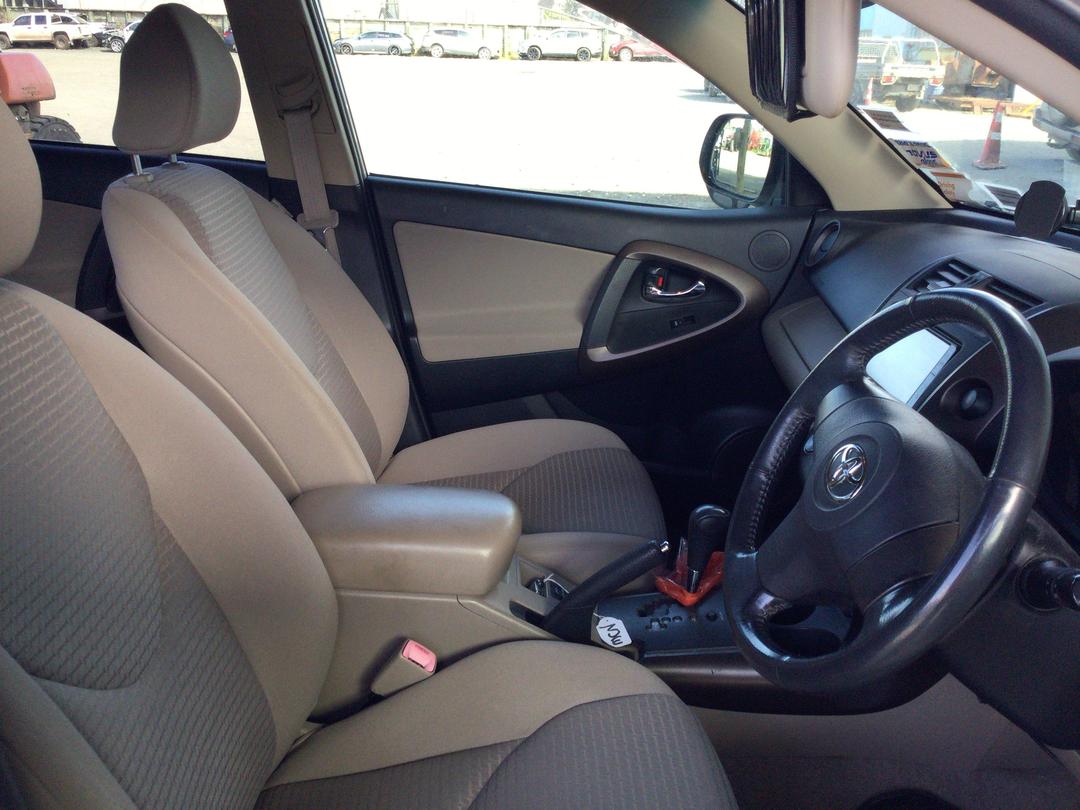 Photo '13' of Toyota Vanguard Photo '13' of Toyota Vanguard