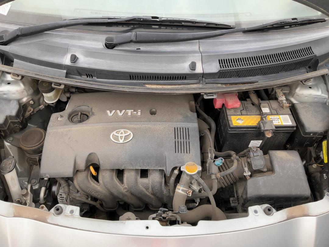 Photo '15' of Toyota Vitz