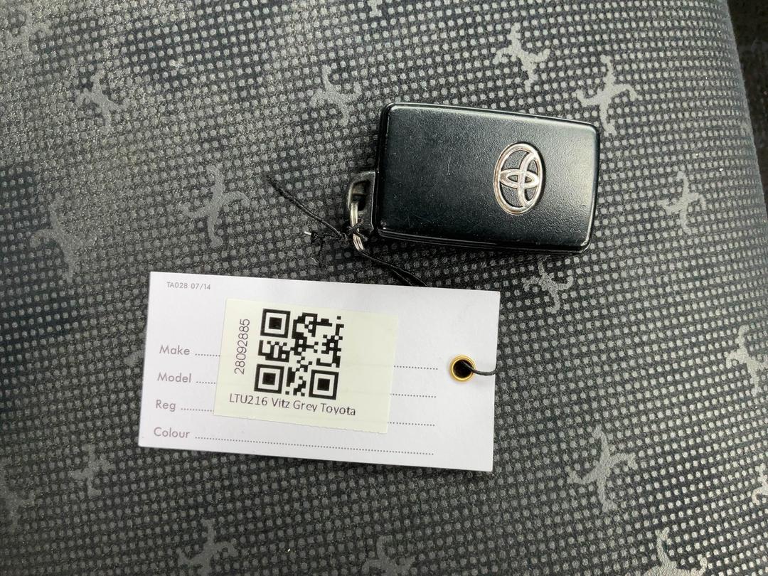 Photo '21' of Toyota Vitz