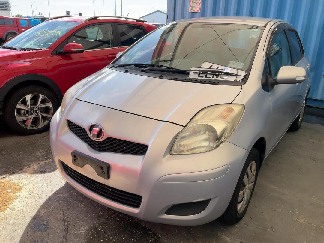 Photo '3' of Toyota Vitz