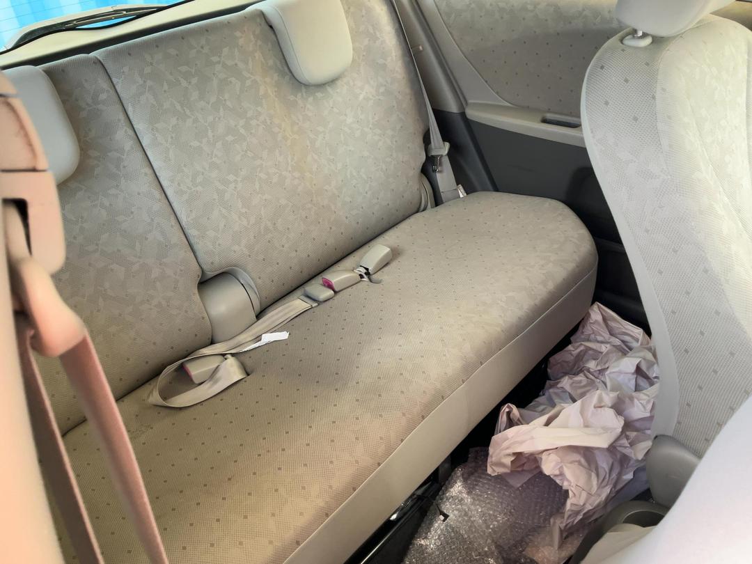 Photo '7' of Toyota Vitz