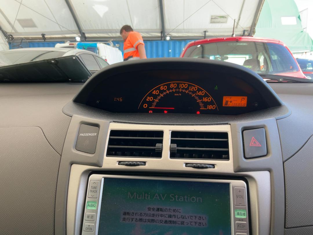 Photo '9' of Toyota Vitz