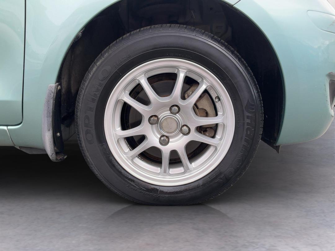 Photo '9' of Toyota Vitz