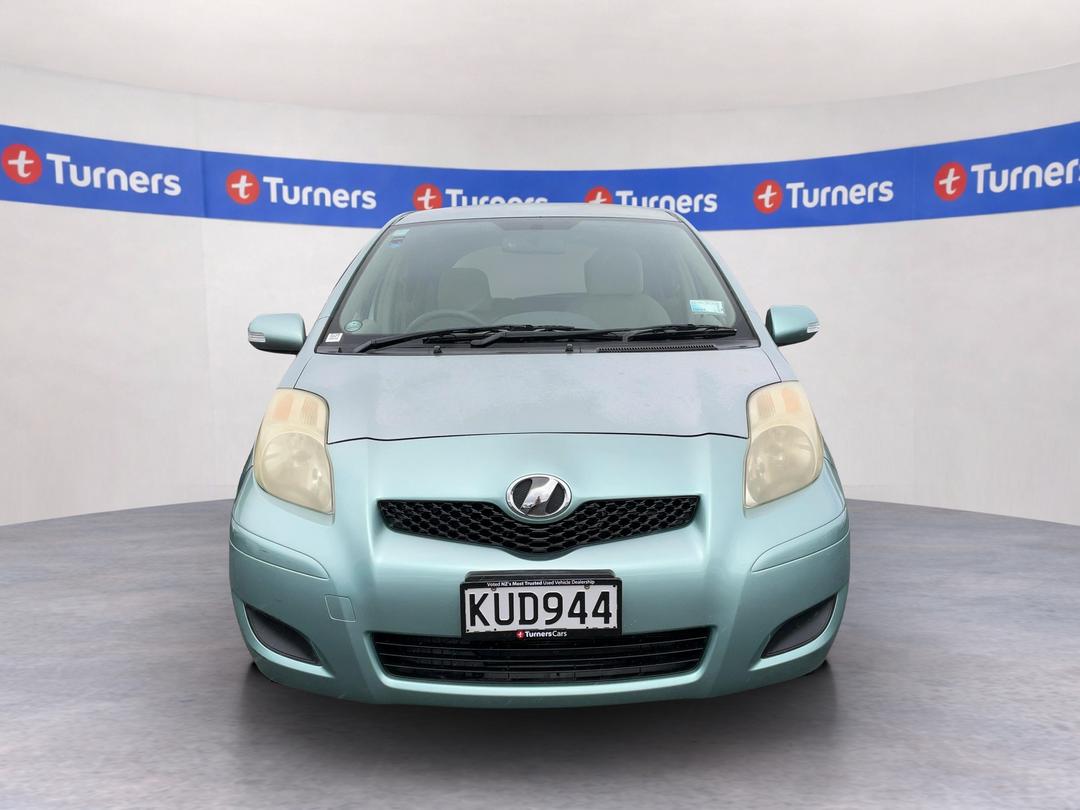 Photo '2' of Toyota Vitz