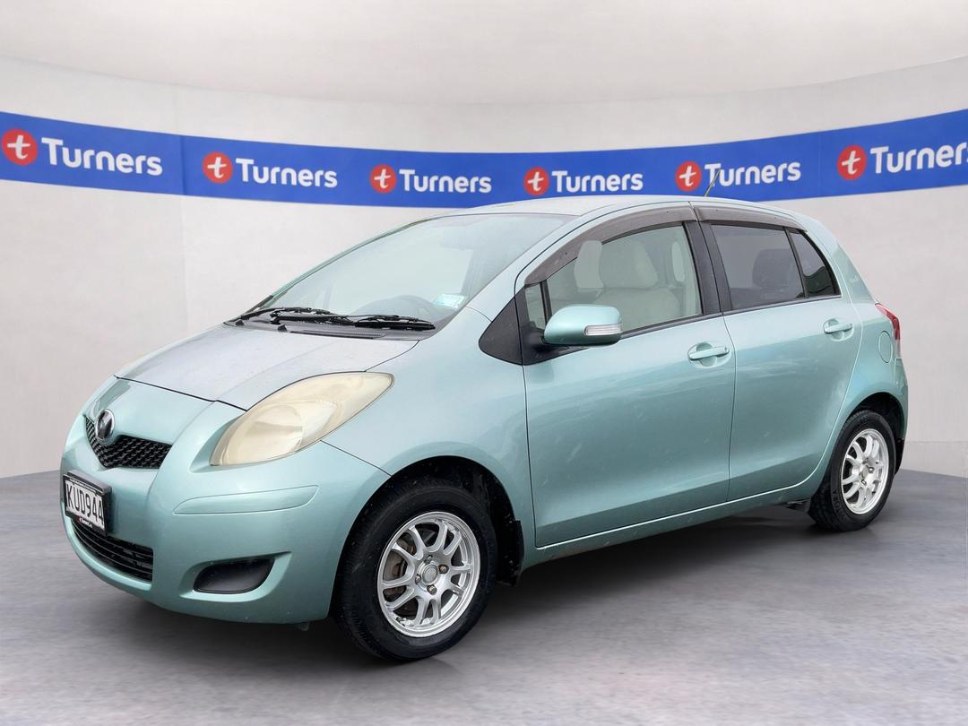 Photo '4' of Toyota Vitz