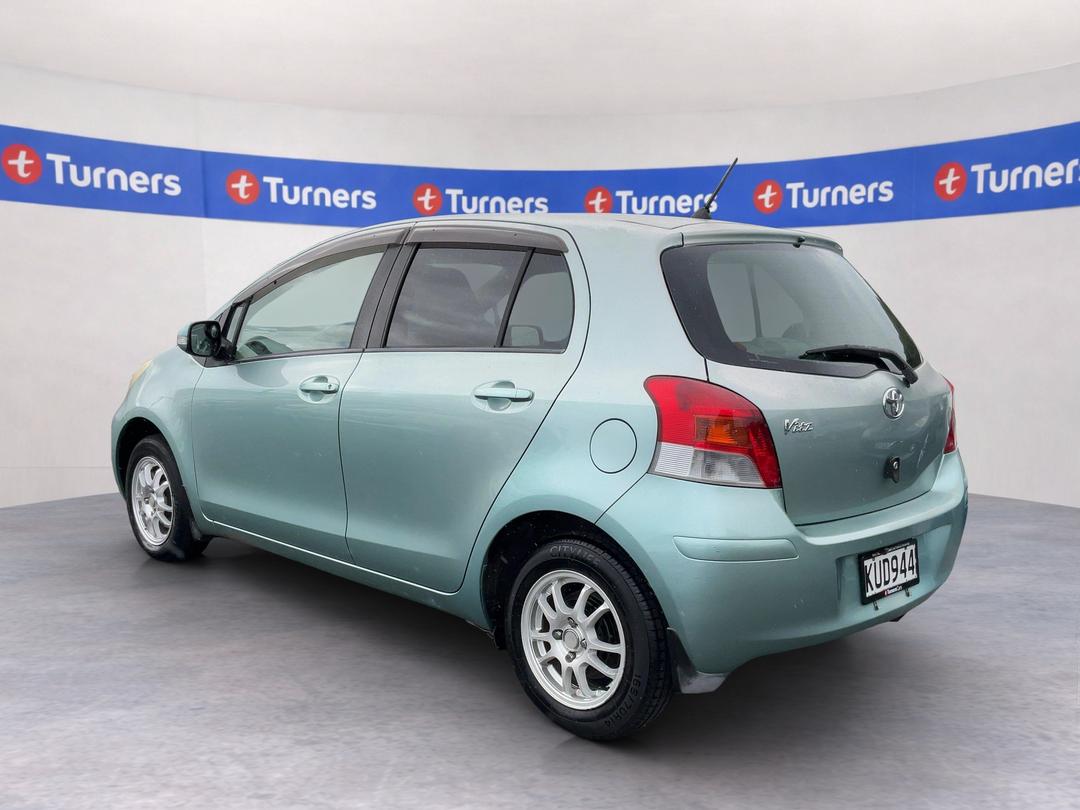Photo '5' of Toyota Vitz