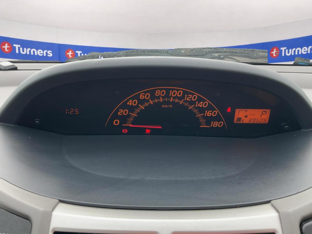 Photo '21' of Toyota Vitz