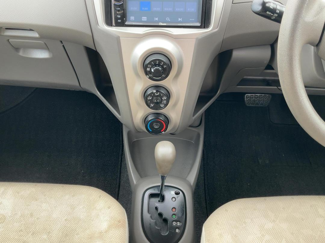 Photo '18' of Toyota Vitz