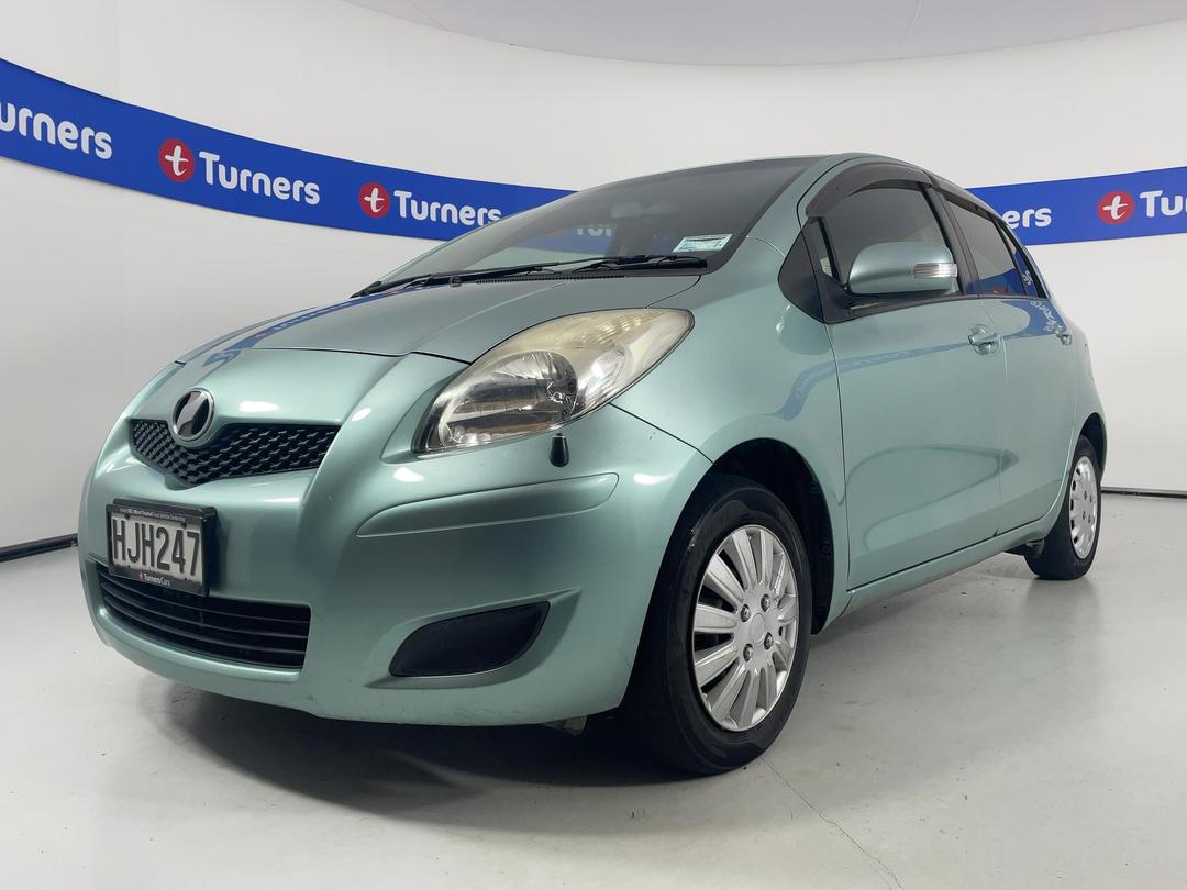 Photo '4' of Toyota Vitz