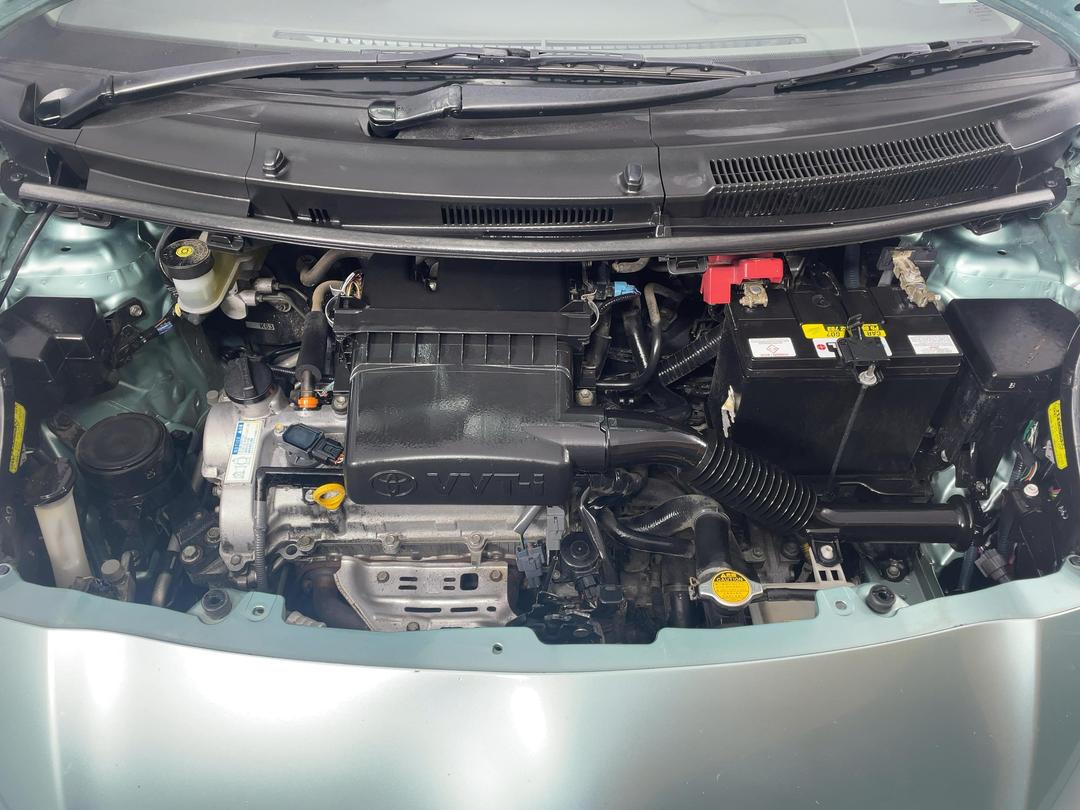 Photo '13' of Toyota Vitz