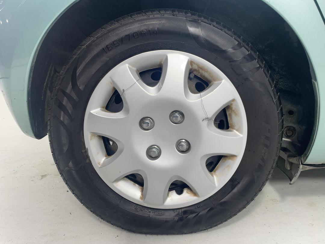 Photo '12' of Toyota Vitz