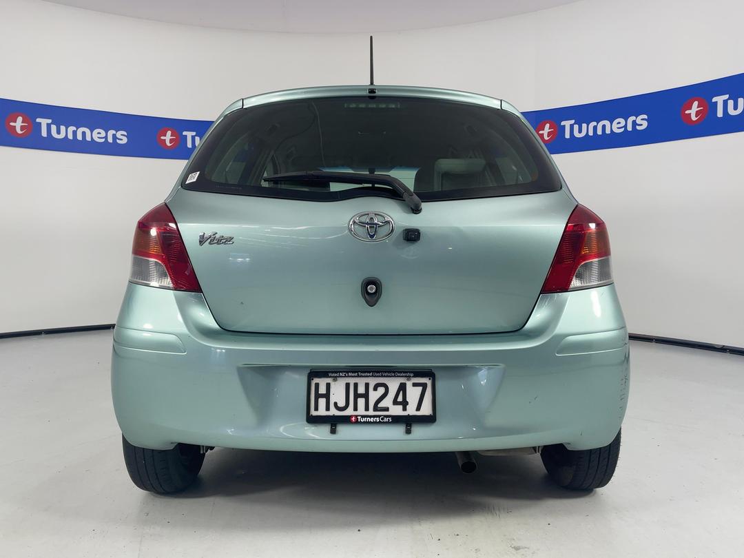 Photo '6' of Toyota Vitz