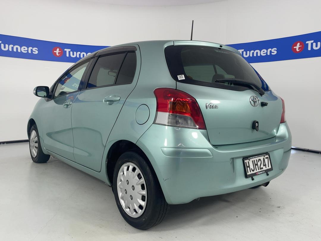Photo '5' of Toyota Vitz
